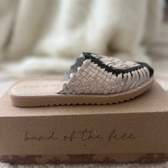 New Band of the Free Comet Black and Bone Woven Leather mule- sz 7 - Picture 5 of 7